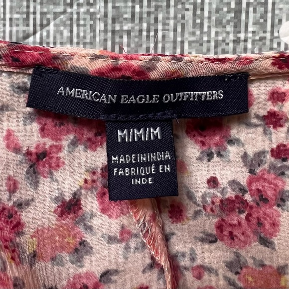 Women’s American Eagle Outfitters sheer top, Size M - Picture 2 of 2